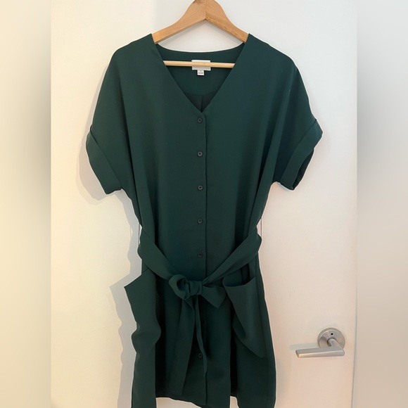 Frank & Oak Dresses & Skirts - Green Frank and Oak Dress, belted, button down with pockets. Size M - EUC